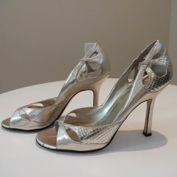 Guess Vincenza Gold Heels - Picture 1 of 8